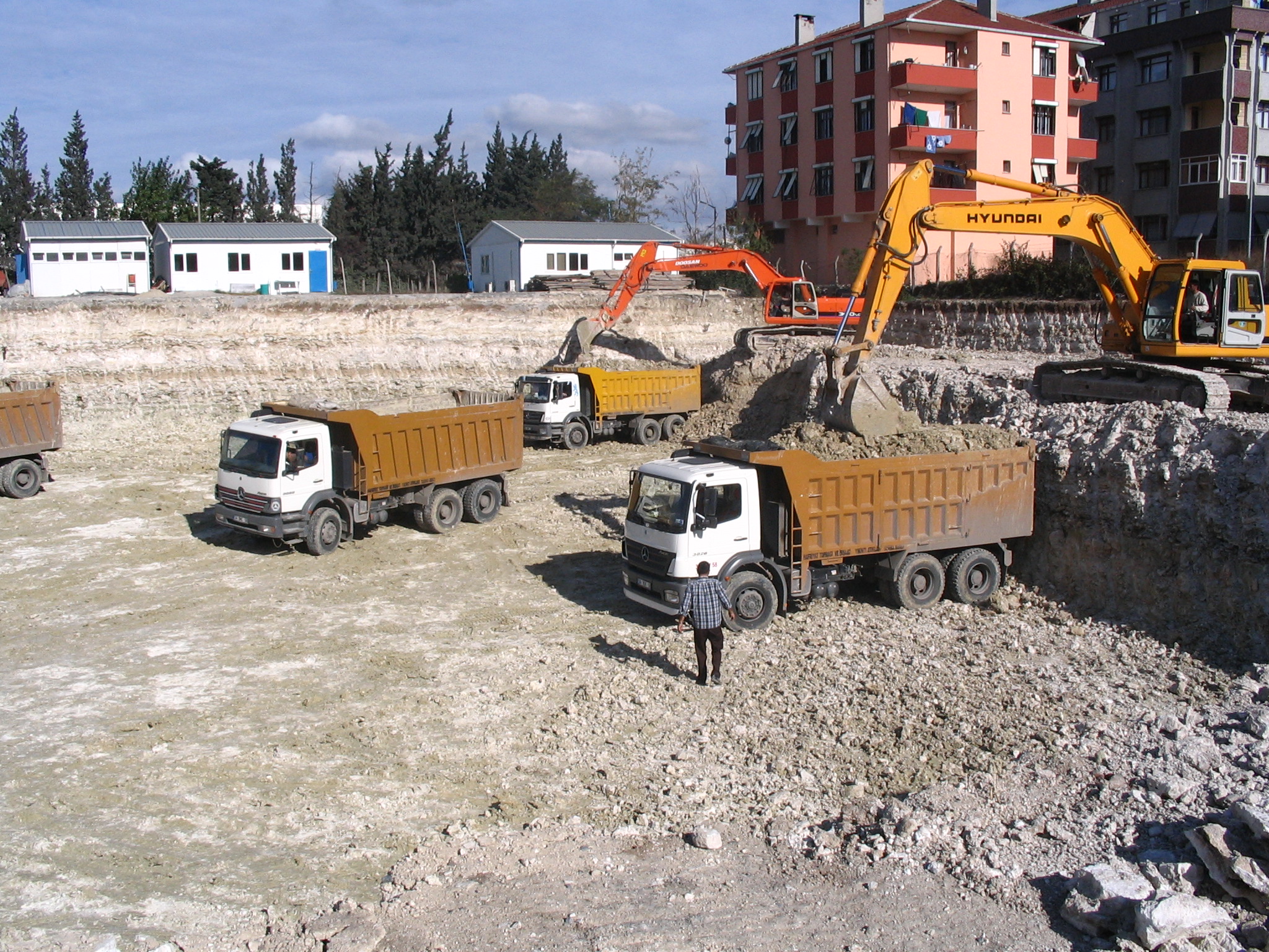 Öztopçular Hafriyat Kamyon ve Ekskavatör Filosu